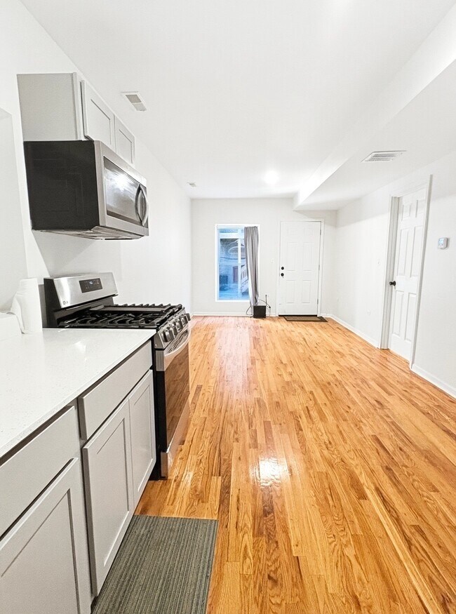 Foto del edificio - 1637 W 18th St