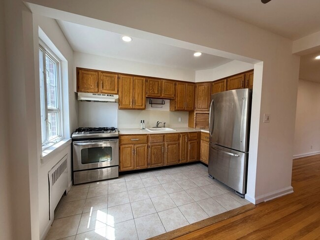 Building Photo - 14 Nathan Hale Dr