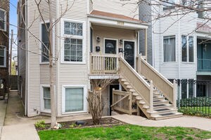 Building Photo - 3636 N Hermitage Ave