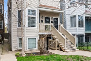 Front porch - 3636 N Hermitage Ave