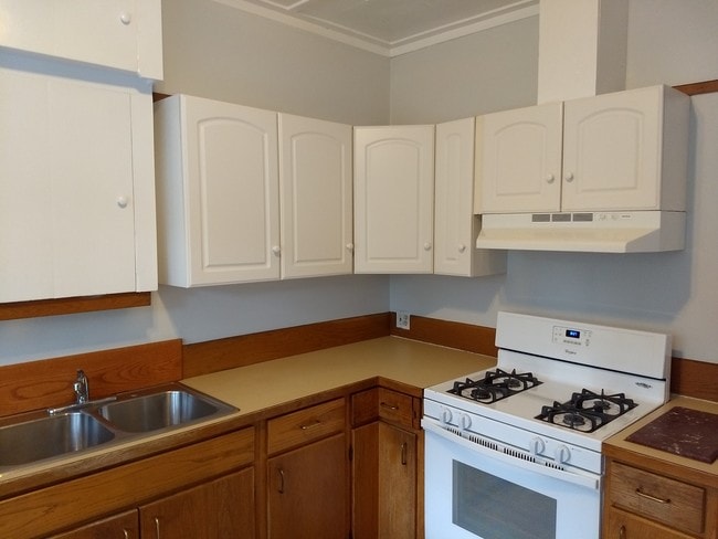 Kitchen view 2 - 1903 10th Ave W