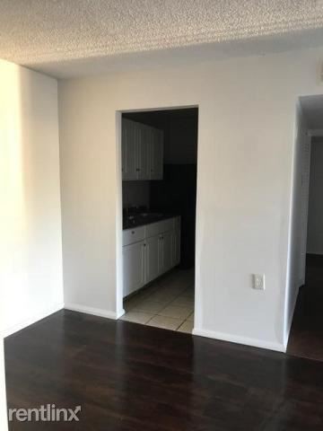Foto del edificio - 1127 Lake Terry Dr