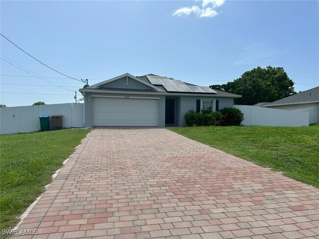 Foto del edificio - 3904 NE 8th Pl