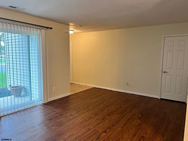 Building Photo - 405 Alpine Ct