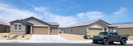 Building Photo - 3848 Summit Ave