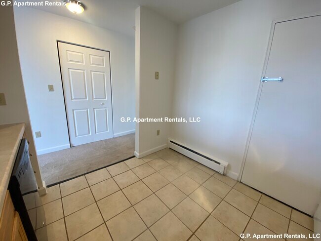 Building Photo - 43 Eleanor St