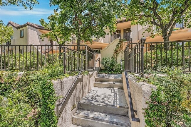 Building Photo - 24105 Del Monte Dr