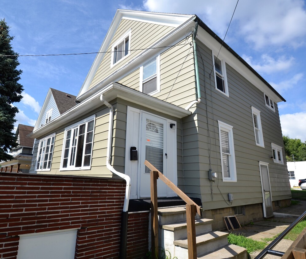 138 Annadale Ave, Akron, OH 44304 House Rental in Akron, OH