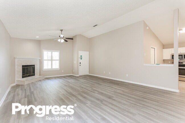 Building Photo - 3014 Caroline Crest Dr E
