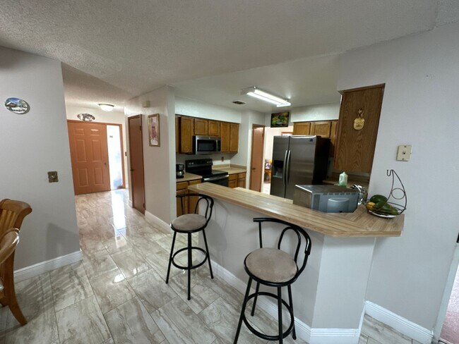 Foto del edificio - Great 3-Bedroom, 2-Bathroom Home located o...