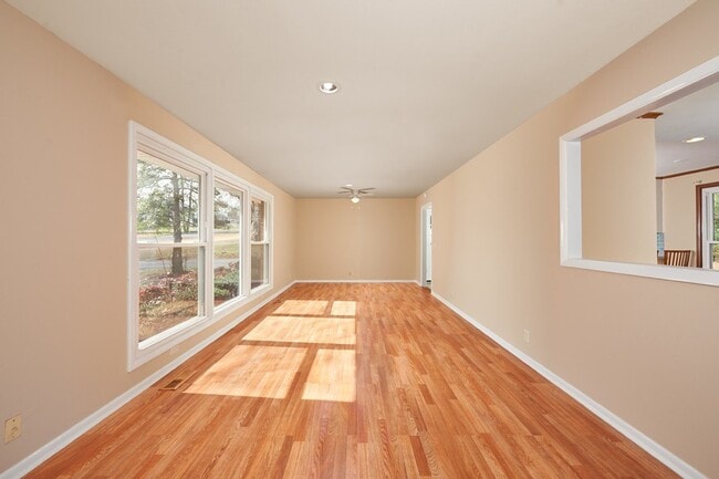 Foto del edificio - Coming Soon : 3+BR, 2BA house with extra finished and unfinished spaces.