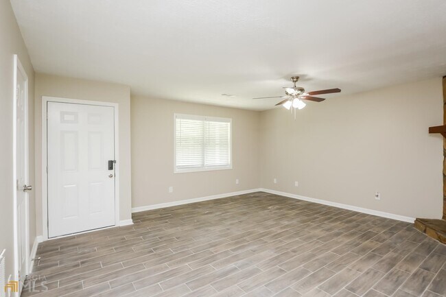 Foto del edificio - 2211 Davis Oaks Ct