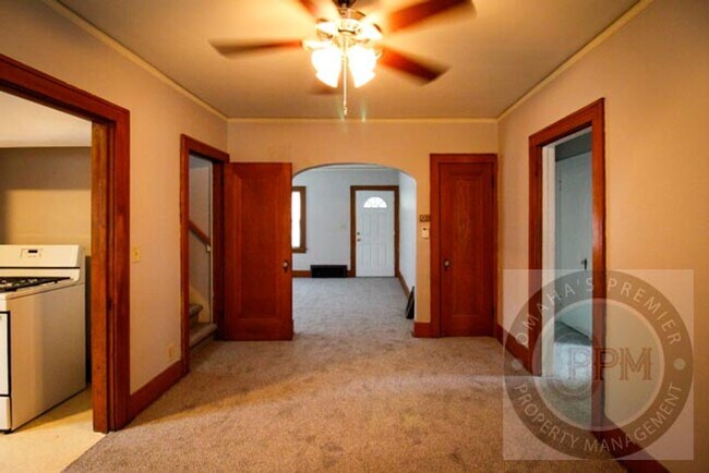 Foto del edificio - 3 Bed 1 Bath Located in Central Omaha