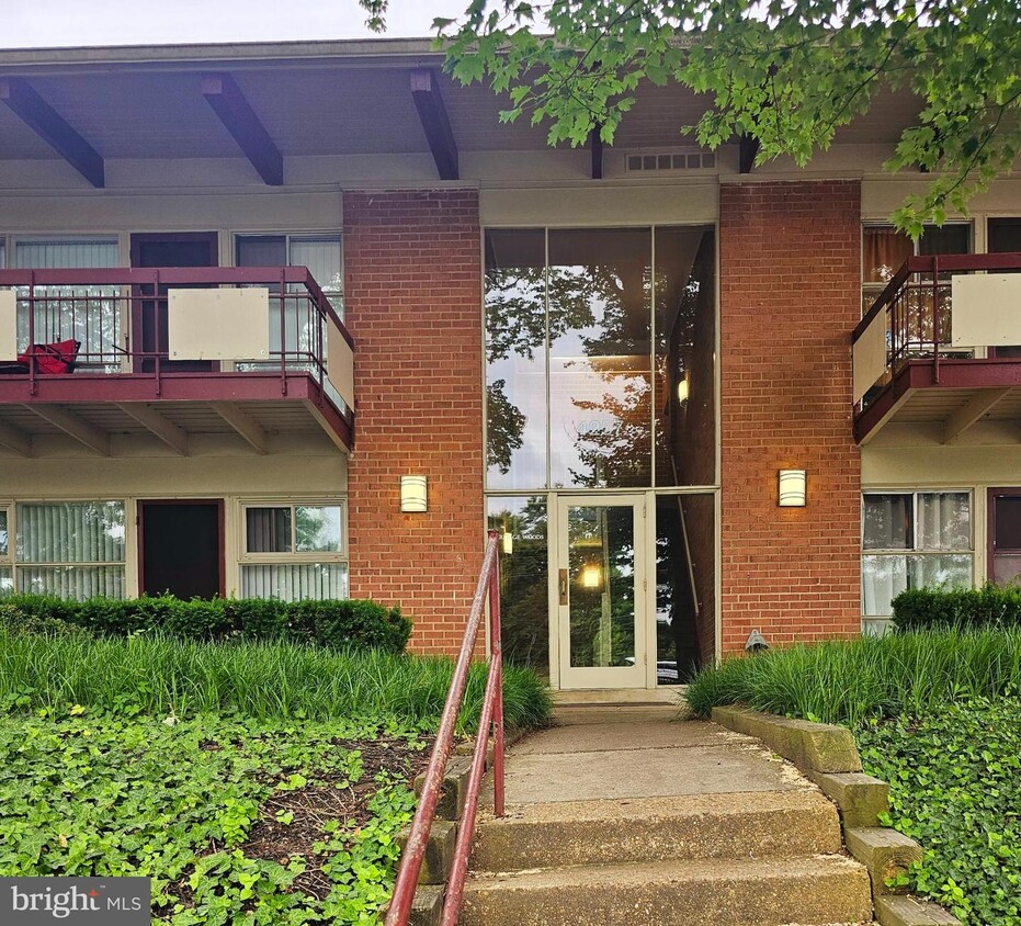 Building Photo - 4257 Americana Dr