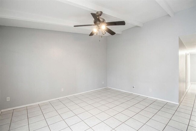 Building Photo - 8206 Exmoor Dr