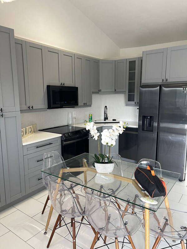 Foto del edificio - 826 Wiggins Pass Rd