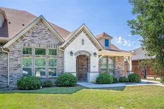 Building Photo - 5500 Ledgestone Dr