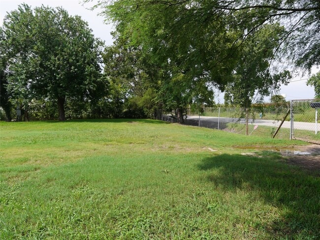 Building Photo - 16020 1/2 Sam Brookins St