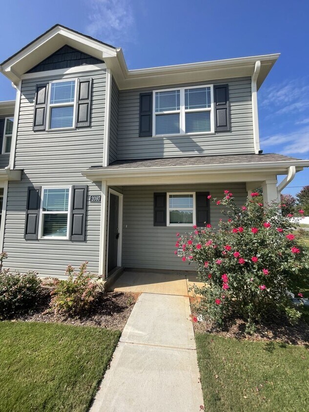 Primary Photo - 3 Bedroom 2.5 Bath Townhouse