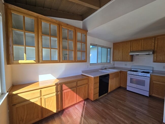 Foto del edificio - 15320 Sullivan Ave