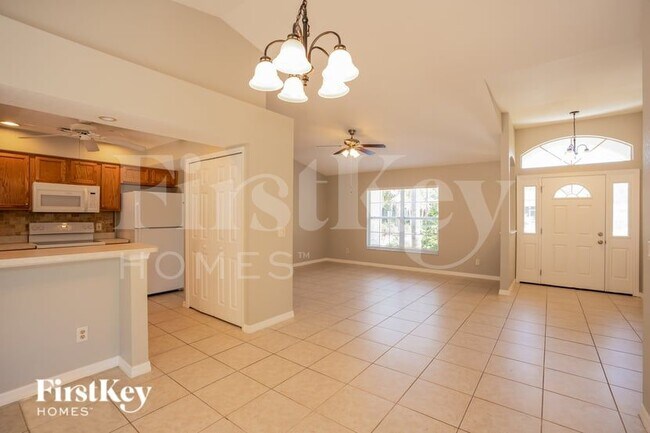 Building Photo - 2275 Vedado St