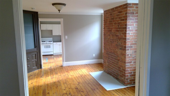 Building Photo - 908 Middle St