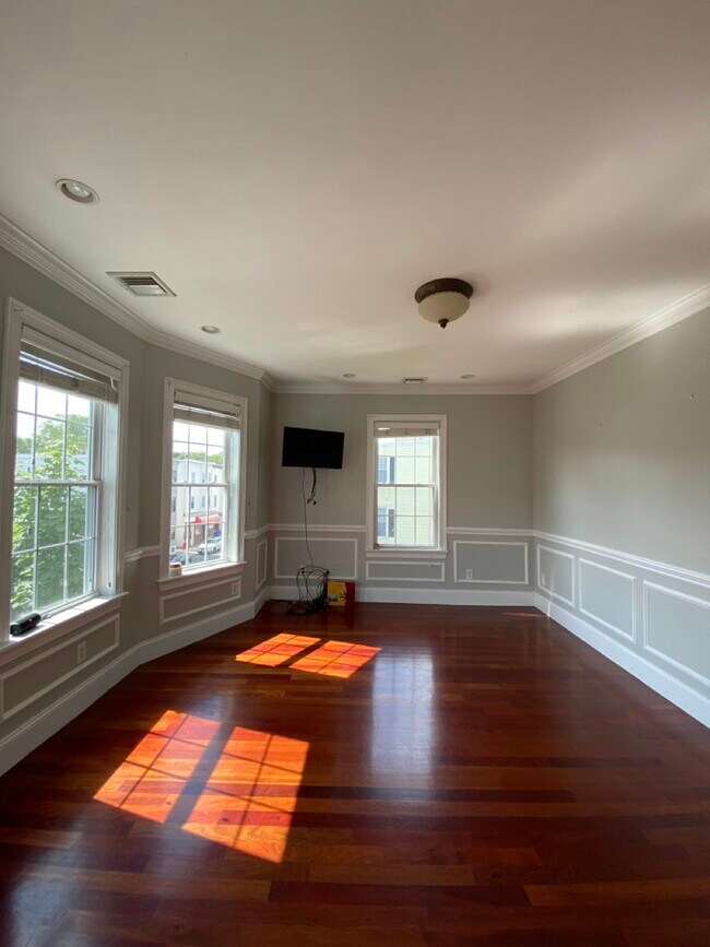 Foto del edificio - 613 Dorchester Ave