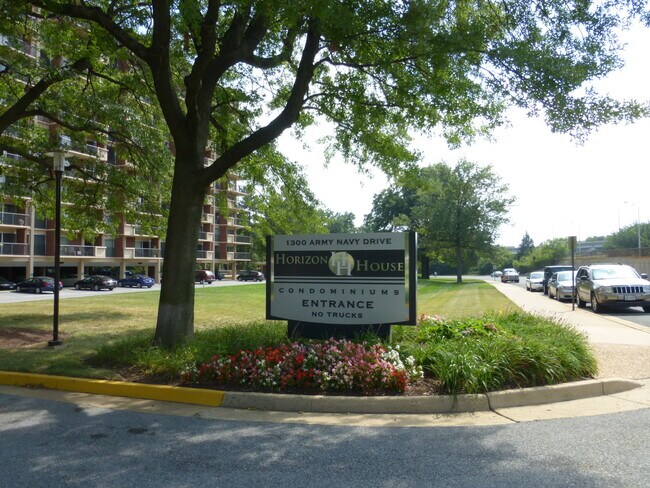 Building Photo - 1300 Army Navy Dr