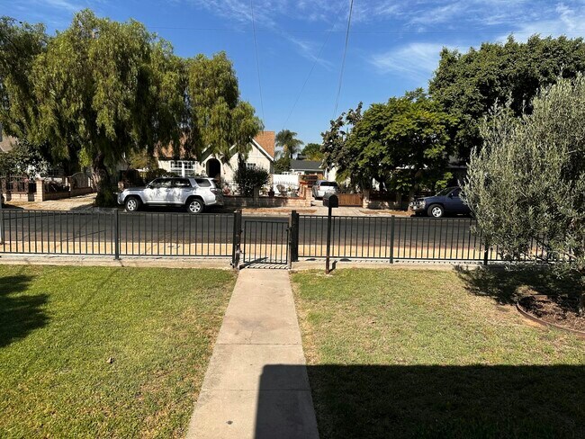 Foto del edificio - 1160 N Fries Ave