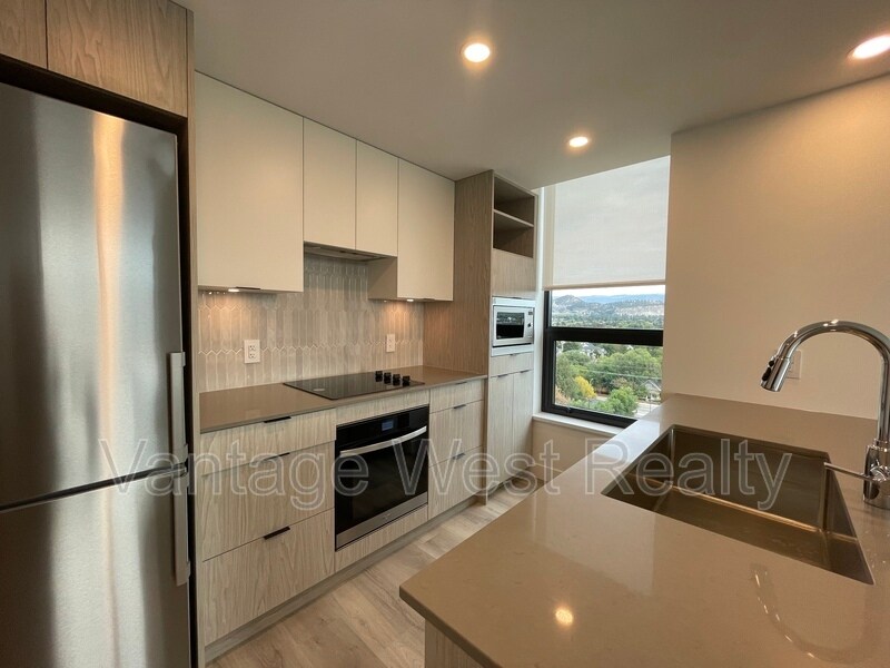Photo principale - 1488-1488 Bertram St