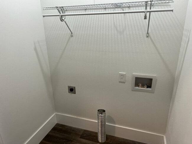 Building Photo - 434 S High St