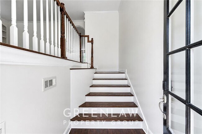 Building Photo - 7403 Lowery Oak Dr