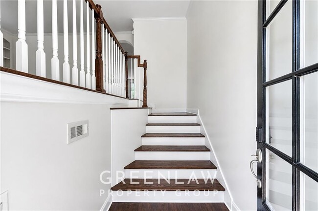 Foto del edificio - 7403 Lowery Oak Dr