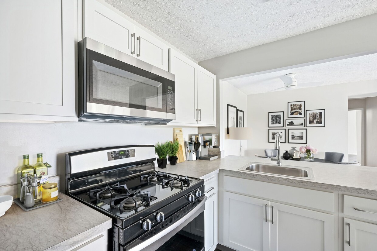 Cherry Tree Village Apartments in Strongsville, OH