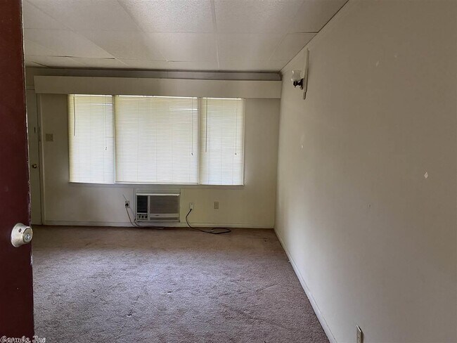Foto del edificio - 123 N Polk St