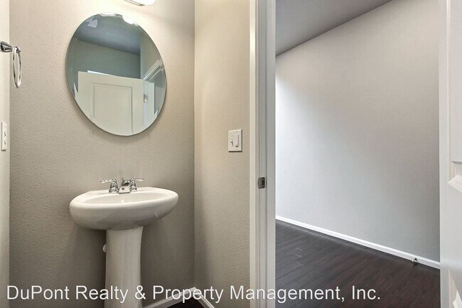 Building Photo - 4 br, 2.5 bath House - 3137 Gladiator Stre...