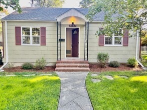 Building Photo - 1417 S Tacoma St