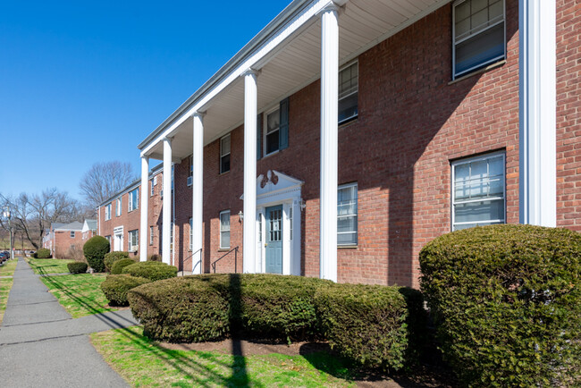 Building Photo - Brookdale Gardens Condo