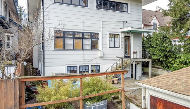 Foto del edificio - 5042 18th Ave NE
