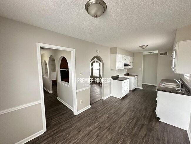 Foto del edificio - 4492 Trout Valley Dr