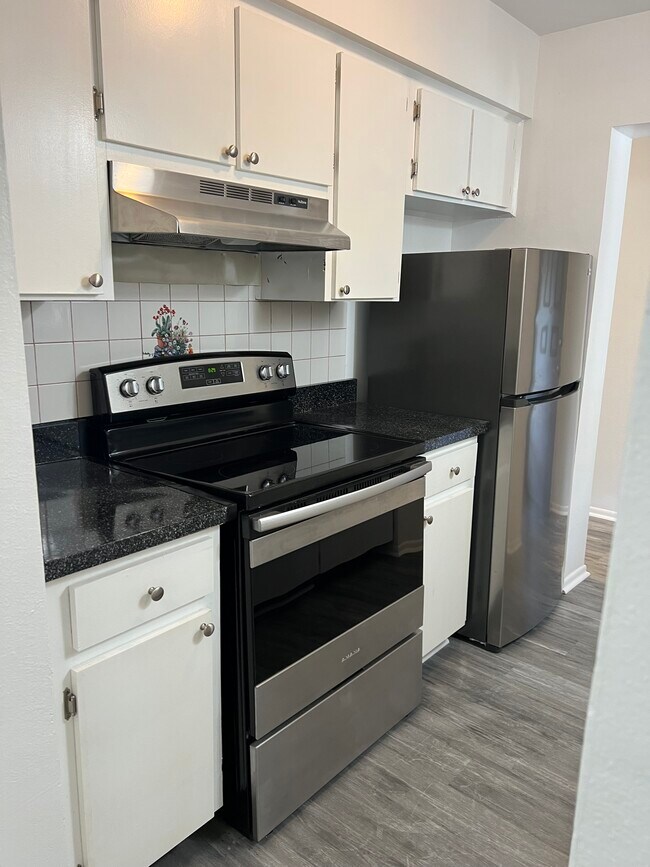 Foto del edificio - 5521 Bay Blvd