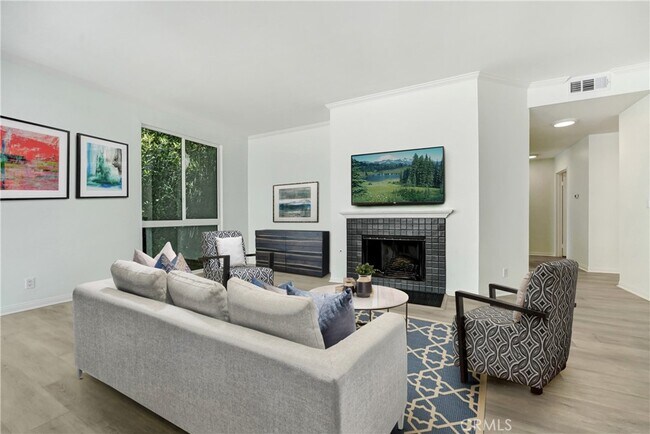 Foto del edificio - 10861 Moorpark St