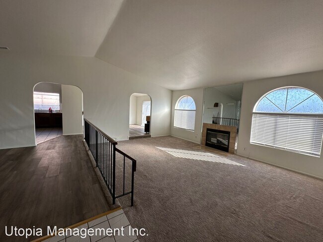 Foto del edificio - 4 br, 2 bath House - 1737 N. Encina Ave