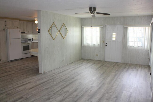 Building Photo - 1100 S Belcher Rd
