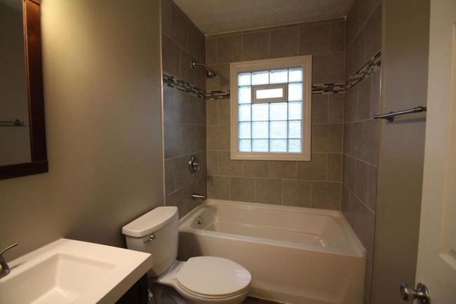 Foto del edificio - 318 Northcrest Dr