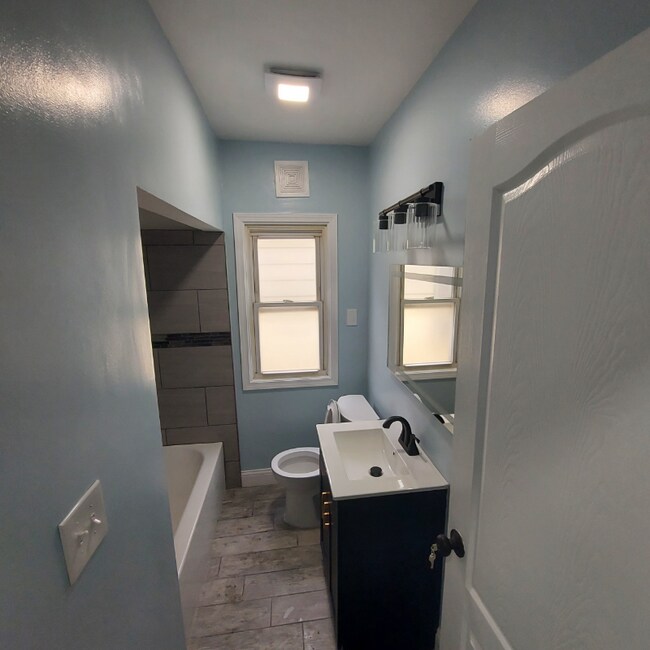 Foto del edificio - 16 E Charlotte Ave