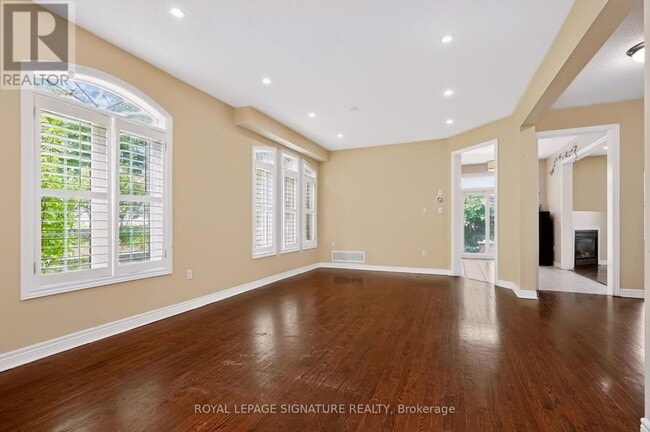 Building Photo - 267 Laurentian Ave