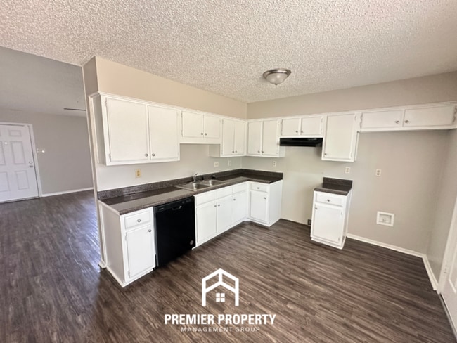 Building Photo - 4479 Shadow Creek St