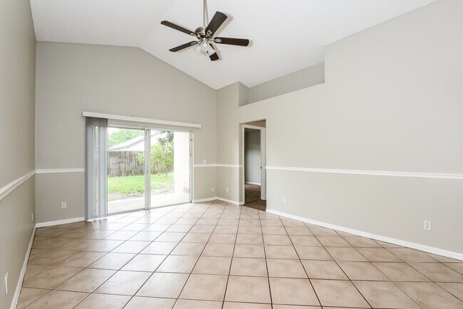 Building Photo - 1241 Himalayan Ct