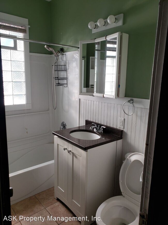 Foto del edificio - 3 br, 1 bath House - 521 Stryker